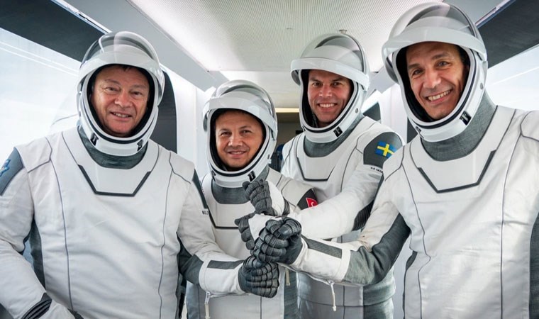 Türkiye’nin ilk insanlı uzay yolculuğu ne zaman?  Alper Gezeravcı ne zaman uzaya gidecek? Uzay yolculuğu neden ertelendi?