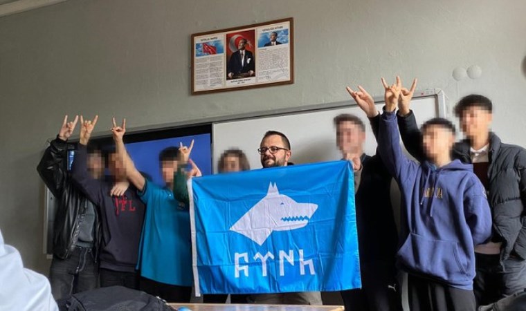 Başkan Akın’dan bozkurt işareti yapan öğretmen hakkında suç duyurusu