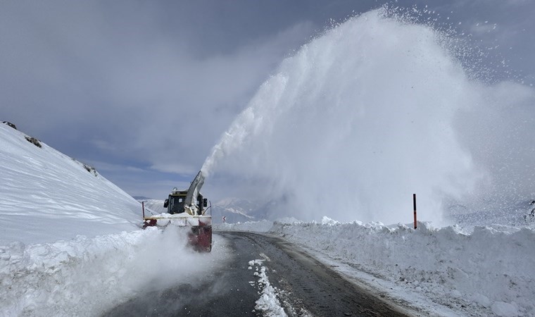 Giresun ve Rize’de 36 köy yoluna ulaşım sağlanamıyor