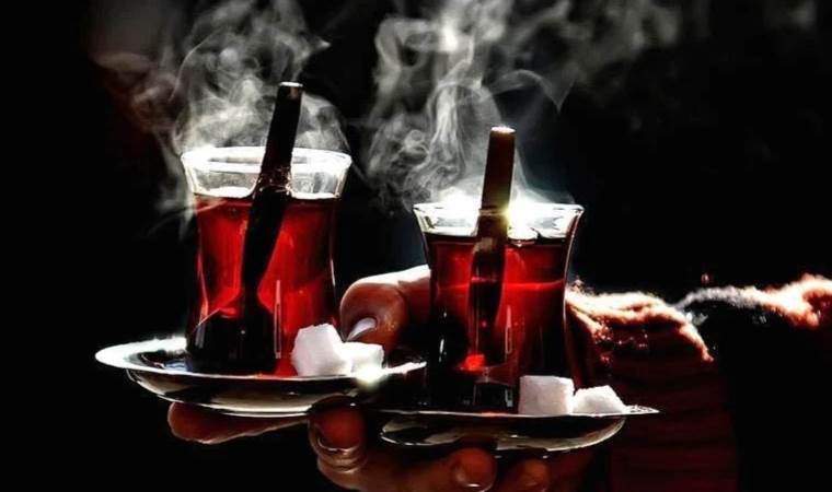 Uzmanlardan çay tehlikesine çağrı: Çay değil kanser içiyor olabilirsiniz…