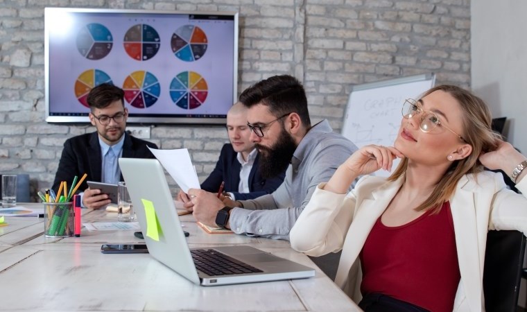 Masum görünen tehlike: Uyumsuz hayal kurma hastalığı(Maladaptive daydreaming) nedir? Belirtileri nelerdir?