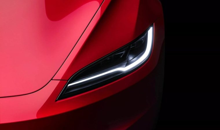 Tesla resmi araç kaplama renk fiyatlarını düşürdü, yeni renkler ekledi