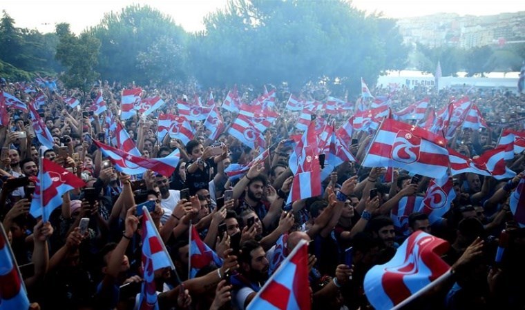 Trabzonspor’un bayrağını taraftarlar belirleyecek!