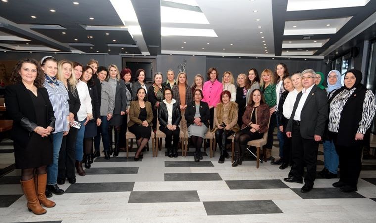 Ayşe Ünlüce, kadın muhtarlarla buluştu: ‘Bilimin ışığında adaletle devam!’