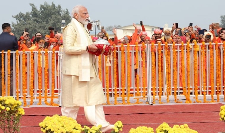 Tartışmalara sebep olmuştu: Tapınağı başbakan açtı