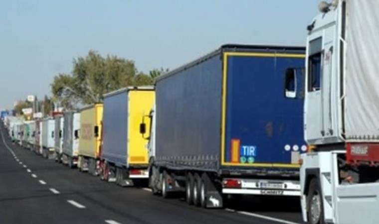 UND: Bulgaristan sınırında Türk tırları günlerce bekletiliyor