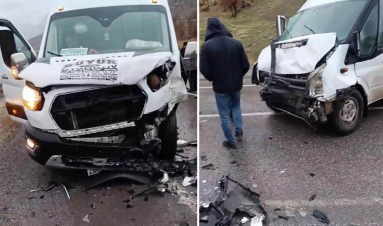 İki yolcu minibüsü çarpıştı: Çok sayıda yaralı var!