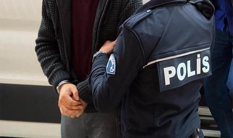 Zanlının evinde 5 silah ile fişekler ele geçirildi!