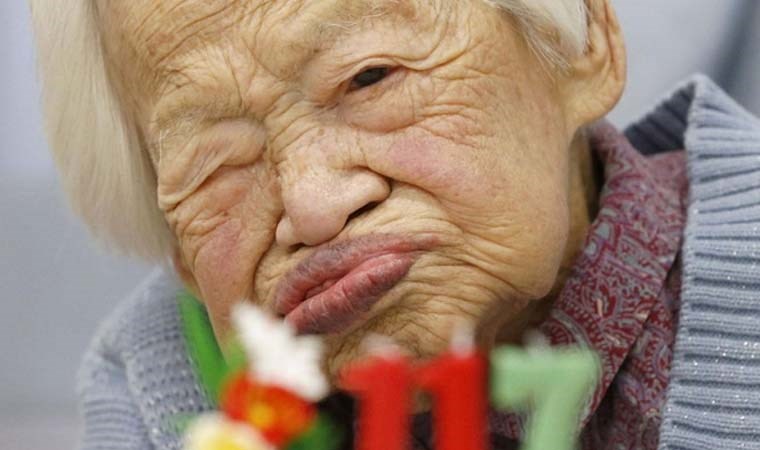 100 yaşını geçen kişiler uzun ömrün sırrını açıkladı: Hepsinin 8 ortak özelliği var...