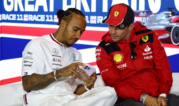 F1'de müthiş iddia: Lewis Hamilton ile Ferrari el sıkıştı!