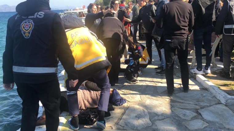 Aydın, Datça'da iki kadın öz çekim yapmak isterken denize düştü