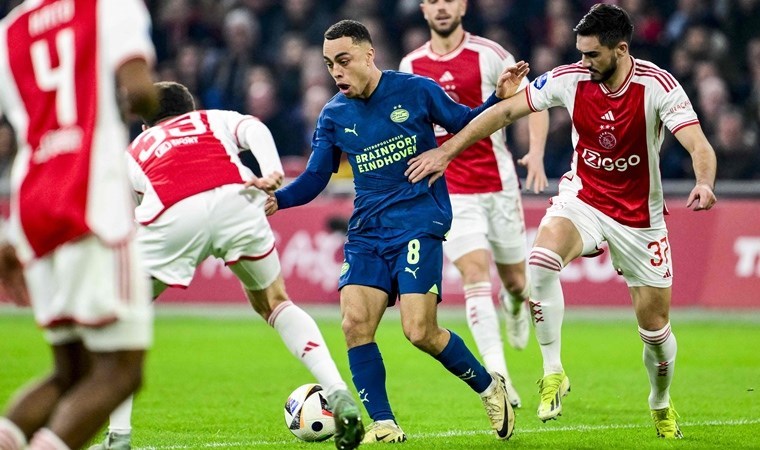 Hollanda’daki dev maçta Ajax’tan PSV Eindhoven’a çelme!