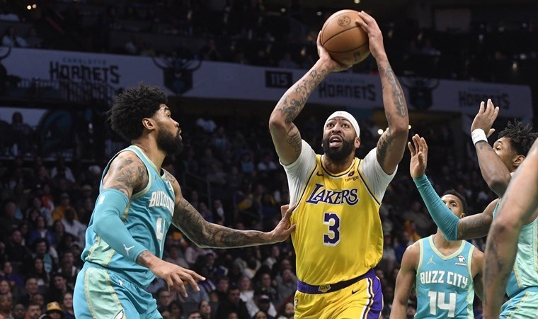 NBA’de Anthony Davis yıldızlaştı: Los Angeles Lakers deplasmanda kazandı!