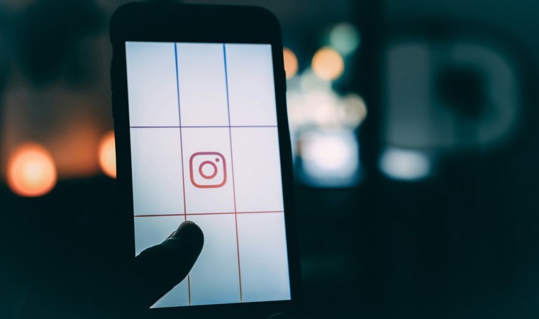 ‘Instagram hikayesi’ duvarda mahsur bıraktı: Yardımına itfaiye koştu