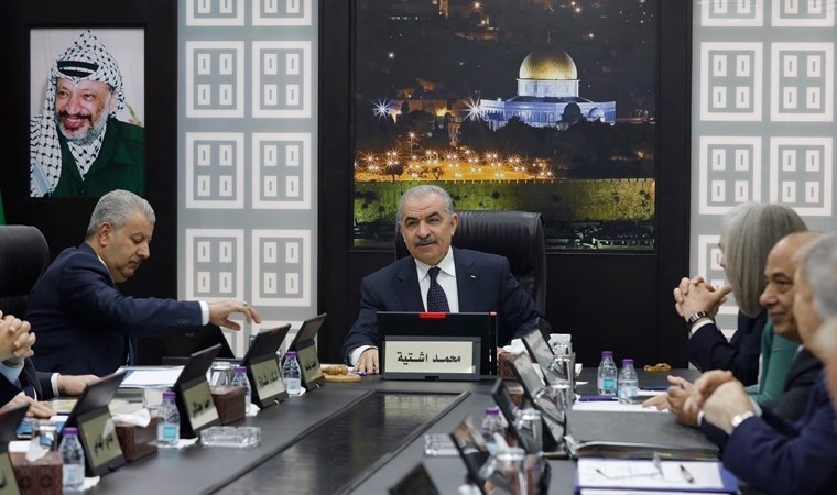 Son dakika: Filistin’de istifa depremi