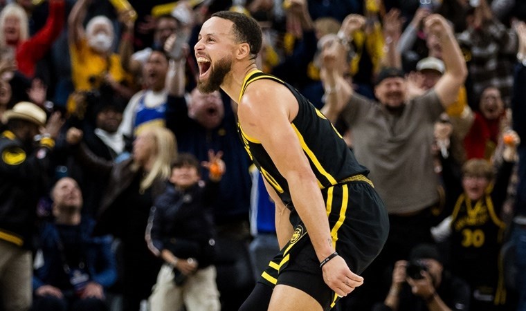Golden State Warriors, Stephen Curry’nin son saniye basketiyle güldü!