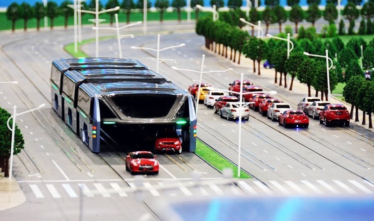 Çılgın ‘uçan otobüs’ yeniden gündemde: Dünya devleri projeye talip