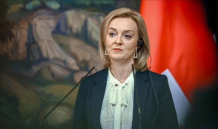 Eski Başbakan’dan ‘derin devlet’ çıkışı: Her şeyi onlar yönetiyor