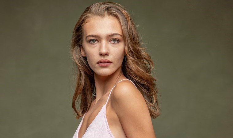 Sefo’dan yeni ayrılmıştı: Melisa Döngel’in futbolcu sevgilisi!