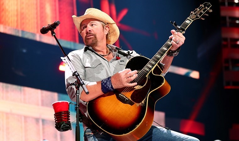 Ünlü country şarkıcısı Toby Keith hayatını kaybetti