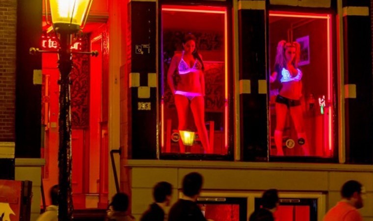 Amsterdam Belediyesi’nden ‘seks işçileri’ kararı: Geri adım attı