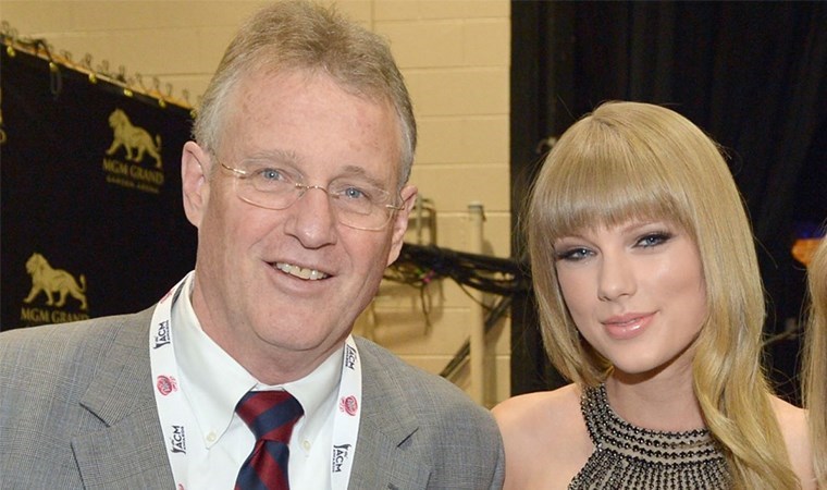 Taylor Swift’in babası Scott Swift’e suçlama: ‘Yüzüme yumruk attı!’