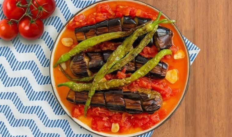 20 dakikada mutfakta harikalar yaratın: İşte Bergama mutfağından Patlıcan Çığırtma tarifi…