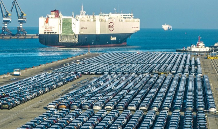 Fiyatları duyanlar inanamadı: 3 bin araçlık ilk gemi Almanya’ya yanaştı! BYD fırtına gibi esiyor…