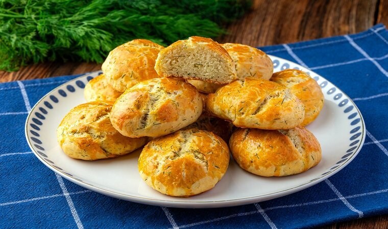 Sağlıklı bitkilerin poğaçayla buluşması: Dereotlu peynirli poğaça tarifi