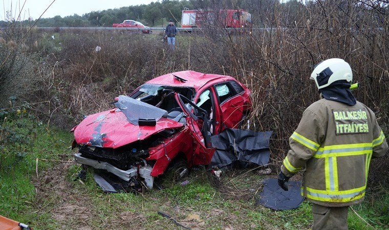 Takla atan otomobil şarampole uçtu: 1 ölü