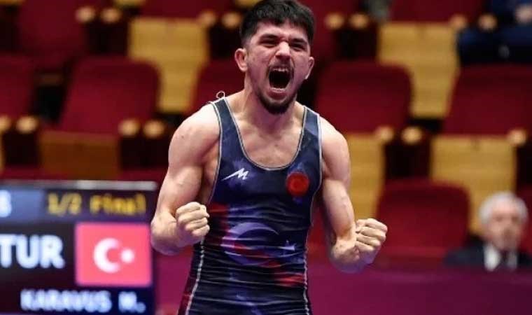 Milli güreşçi Muhammet Karavuş’tan gümüş madalya!