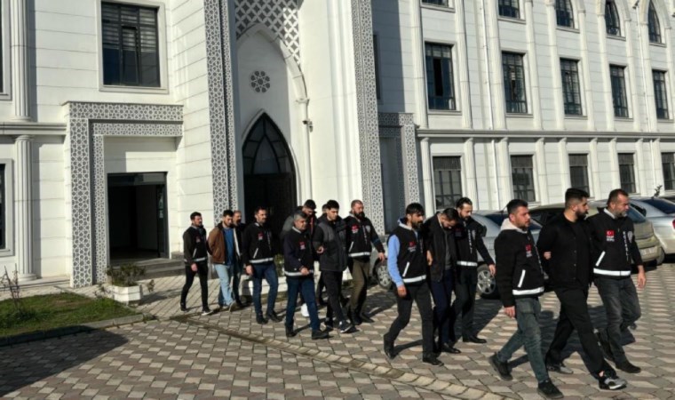 Yer Kocaeli… Esnafa silah zoruyla senet imzalatan 4 şüpheli tutuklandı