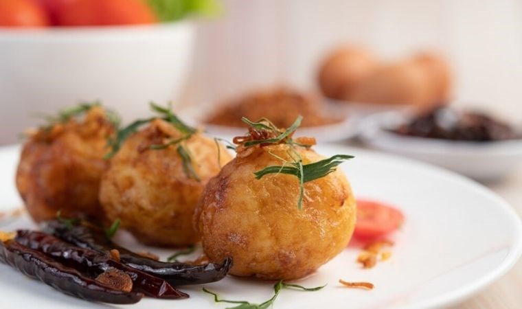 Pazar kahvaltılarınız için 10 dakikada hazır: Bu Patates Topları kahvaltıya çok yakışacak…