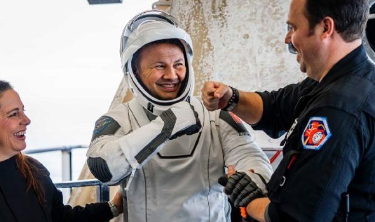 Alper Gezeravcı’dan Dünya’ya dönüşünün ardından ilk paylaşım: ‘Merhaba Dünya, ben geldim’