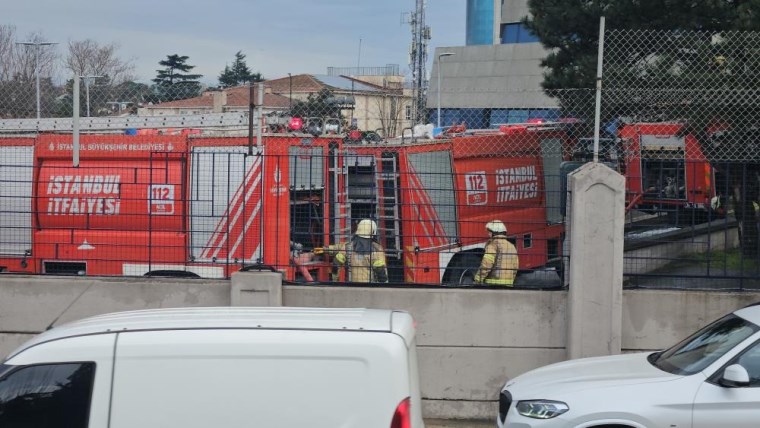İstanbul Sabancı Center’da çıkan yangın paniğe neden oldu