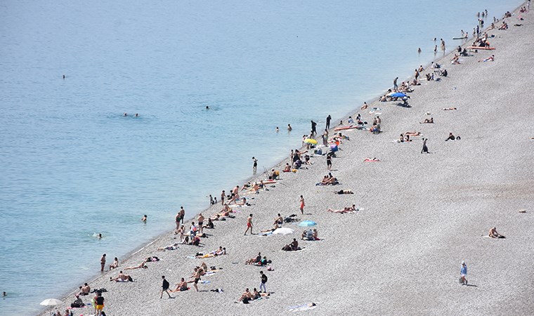 Antalya'da oy kullanan seçmenler sahilde yoğunluk oluşturdu - Son Dakika Türkiye Haberleri | Cumhuriyet