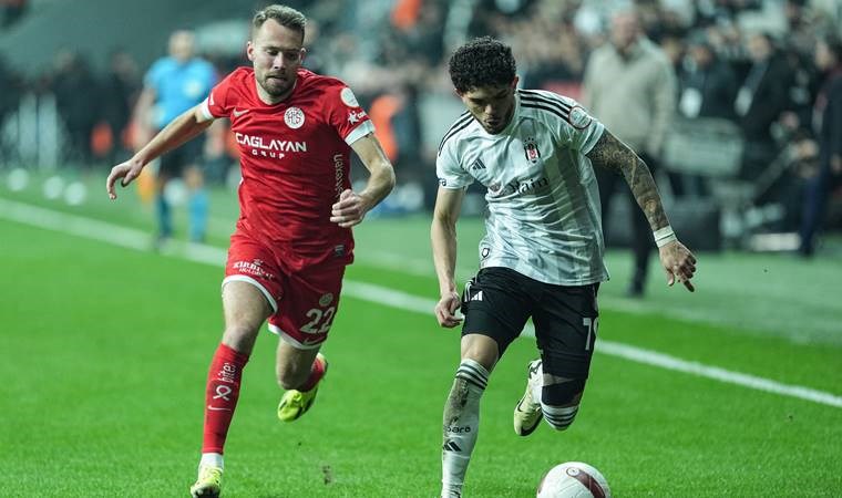 Spor yazarları Beşiktaş - Antalyaspor maçını yorumladı: 'Kendi sonunu hazırlıyor'