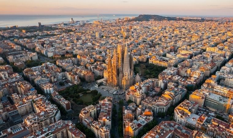141 yıldır sırrı çözülemeyen kilise sonunda tamamlanıyor: Mimar Antoni Gaudi'nin şaheseri olan La Sagrada Familia ve ardıdaki gizem...