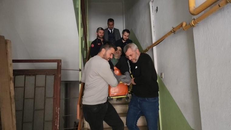 SMA hastası yurttaş oyunu ambulansta kullandı - Son Dakika Türkiye Haberleri | Cumhuriyet