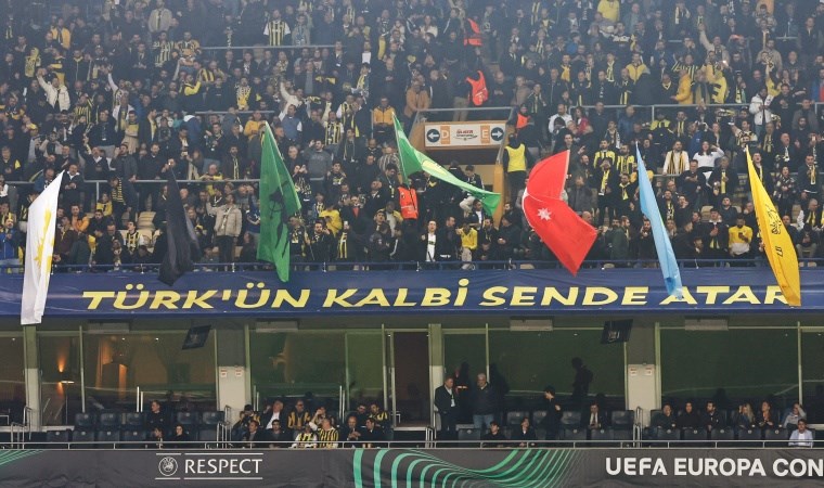 Fenerbahçe tribünleri bayraklarla donatıldı: 'Türk'ün kalbi sende atar'