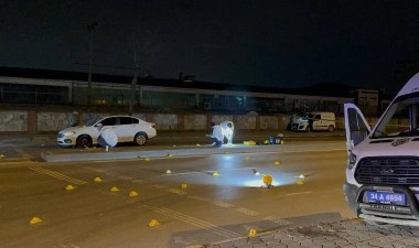 Seyir halindeki otomobile kurşun yağdırdılar… Yaralılar var! – Son Dakika Türkiye Haberleri | Cumhuriyet