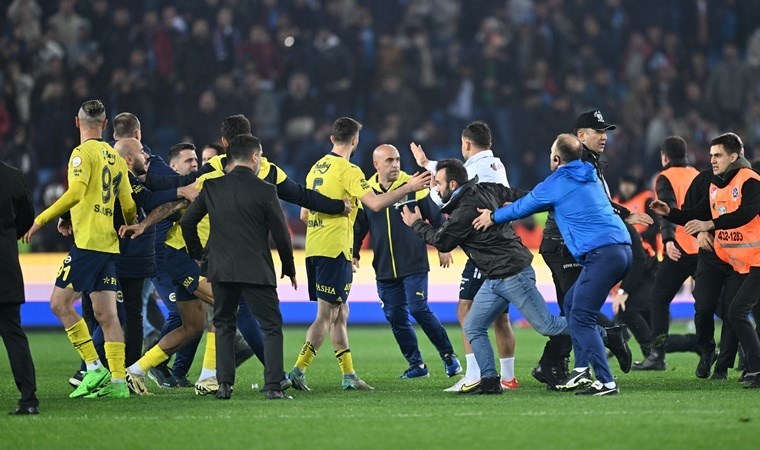 Spor yazarları olaylı Trabzonspor – Fenerbahçe maçını yorumladı: ‘Söz bitti; bu hale getirenler utansın’