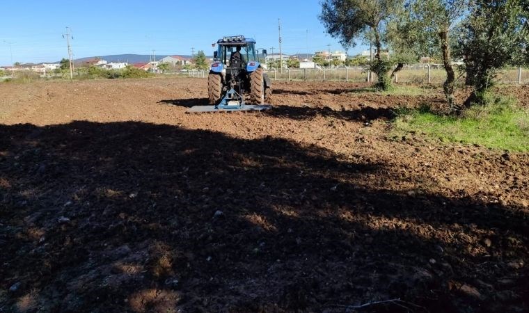 İzmir’de büyükşehir üretici için arazilerini tarıma açtı