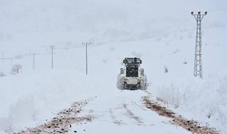 Erzurum ve Kars’ta 594 yerleşim yerinin yolu kapandı!