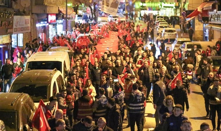 Beyoğlu’nda 18 Mart Çanakkale Zaferi’nde bayraklı yürüyüş