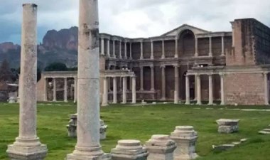 Antik kentte dedektörle arama yaparken yakalandı! – Son Dakika Türkiye Haberleri | Cumhuriyet