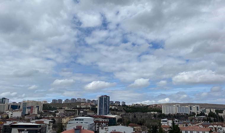 Elazığ’da ‘depremin habercisi’ iddiası: Gökyüzünde sirrokümülüs bulutları oluştu