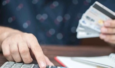 Kredi kartı kullanıcıları dikkat! Prof. Dr. Hayri Kozanoğlu uyardı: 'Borçlar patlayacak' – Son Dakika Ekonomi Haberleri | Cumhuriyet