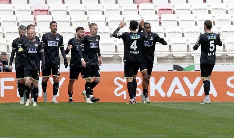 Seriyi 2 maça çıkardı: Alanyaspor, Sivasspor’u deplasmanda devirdi