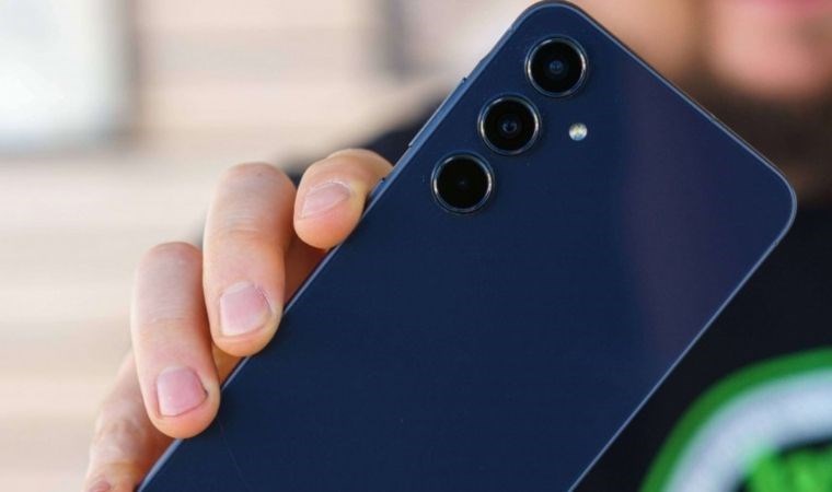 Samsung 8 yılın ardından ilk kez kesintisiz sistem güncellemesi yayınladı